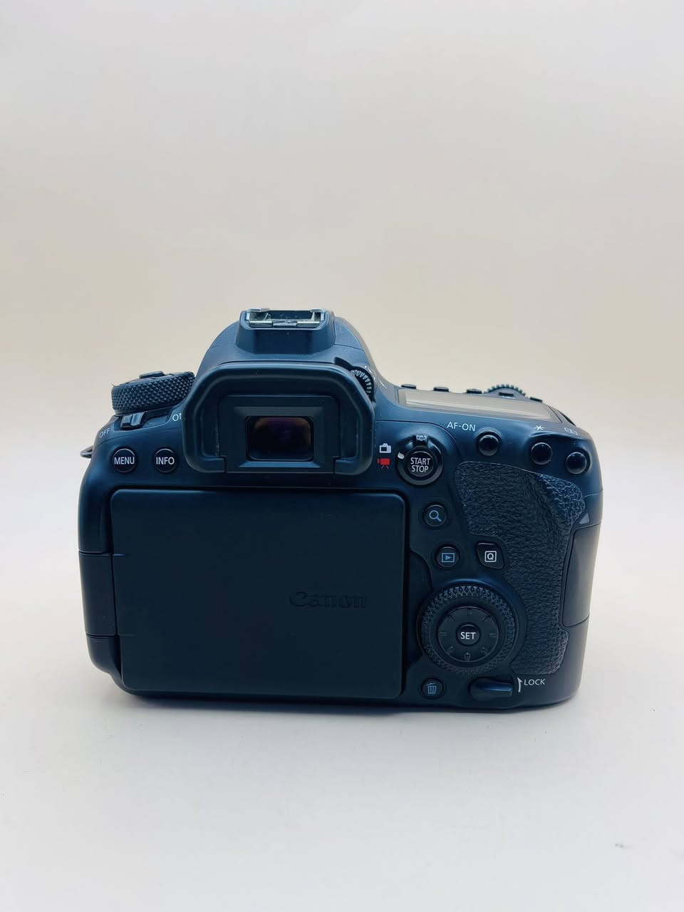 بدي كانون 6dمارك 2
شاحنة
بطارية
جنطة
شتر 12k
نضيفه جدا مكفوله من اي خلل وتصليح
السعر 850الف سعر نهائي
متوفر توصيل


**إذا كنت صاحب هذا الإعلان وتريد حذفه لأي سبب، رجاءا أرسل رسالة إلى الدعم الفني**