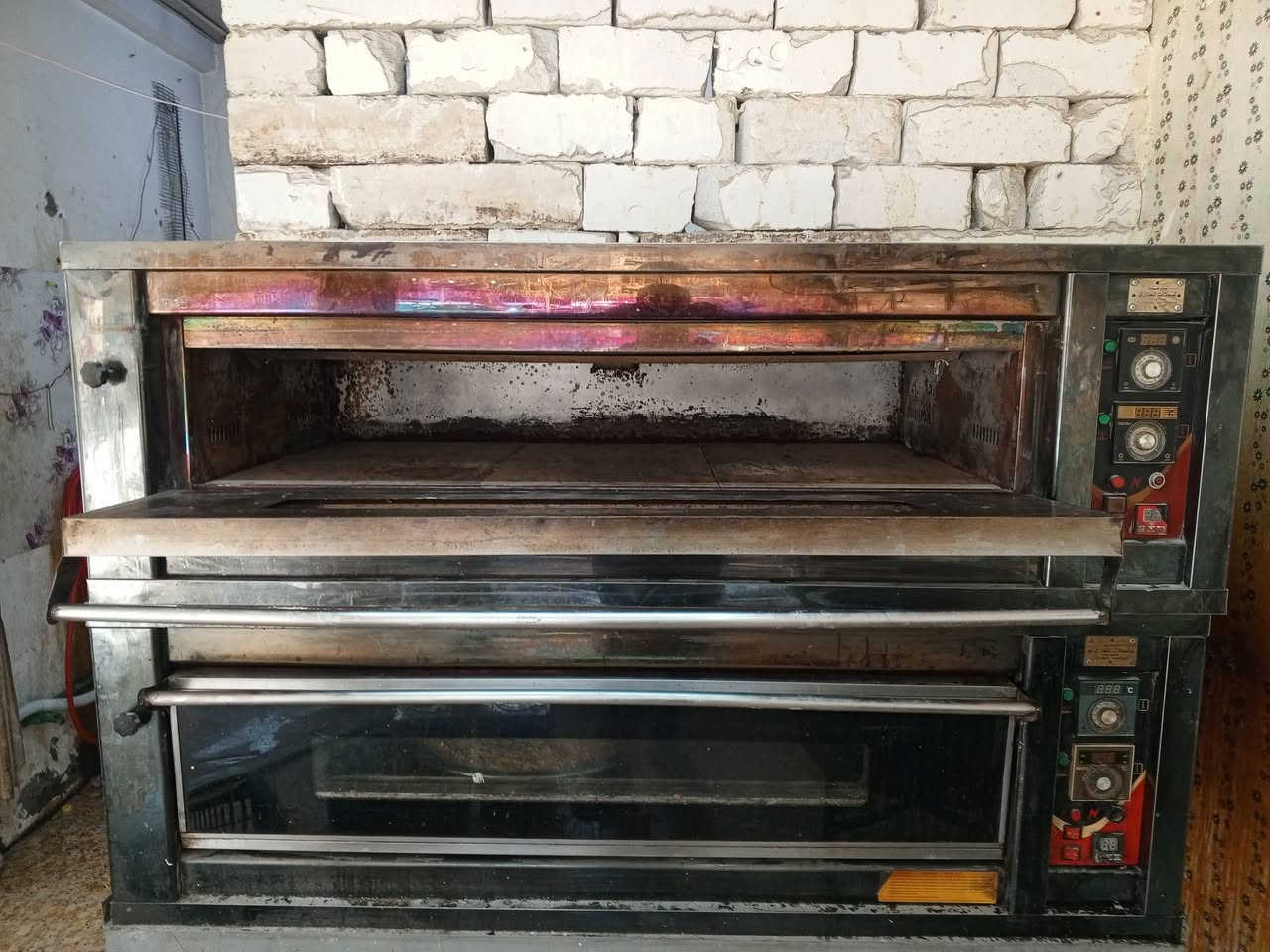 فرن خانتين منفصل مع القاعده حجم ٧٠×١٣٠
الاعظميه ***********
مليون و١٠٠ الف
