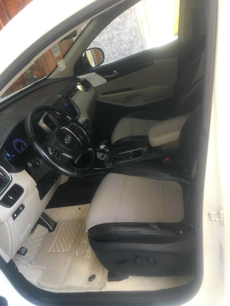 السلام عليكم ورحمه الله وبركاته
سورنتو رقم بابل دولي 
موديل ،2019 بسمي
ماشيه 90 حقيقي دك جرس
كفاله عامه فتح تبديل ضربه صبغ 

محرك 3500 
6 سلندر كفاله شرط شركه 

كير 8 نمر كفاله شرط افحص باي مكان 

سبعه راكب ثلاث قطع تبريد

 وايرلس شحن 

كاميرا شاشه نظام قياده 4 

حساس خلفي امامي ميري شفط 

كشنات كهرباء عدد اثنين خلف لمس 

جلد اصلي شباك نيكل 

مراوس او بيع حسب القناعه 

 العنوان ديوانيه 
رقم الهاتف ***********
