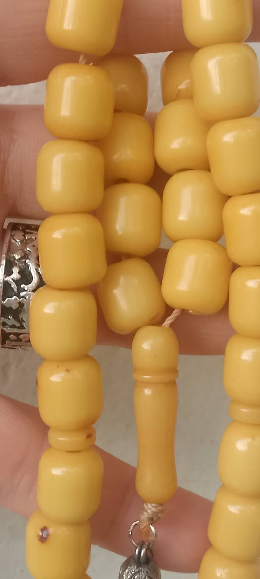 يسعد مساكم بكل خير 🩵 🩵🩵 
مسبحة مسكي الماني انتيك شامة حمرا قطع لف عدد الحبات٣٣حبة وقياس الحبة ١٢/١١مل وزن صافي ٣٨غرام


**إذا كنت صاحب هذا الإعلان وتريد حذفه لأي سبب، رجاءا أرسل رسالة إلى الدعم الفني**