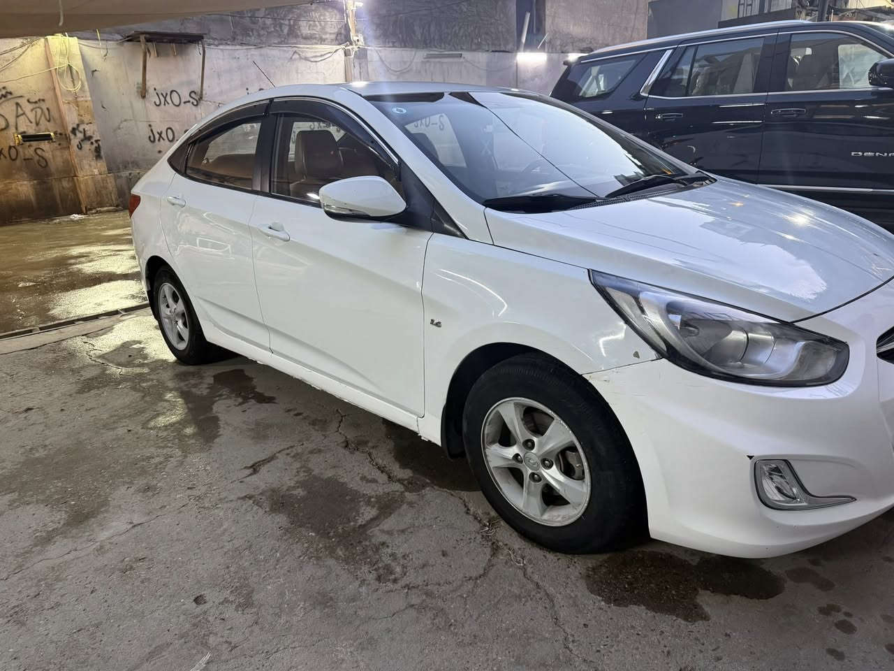 اكسنت 2013 خليجي محرك 1600 كير محرك  مكفوله من الصبغ فقط تكحيل وبارد باسمي رقم نكليزي  السعر 110 لعنوان لاعظميه ***********
