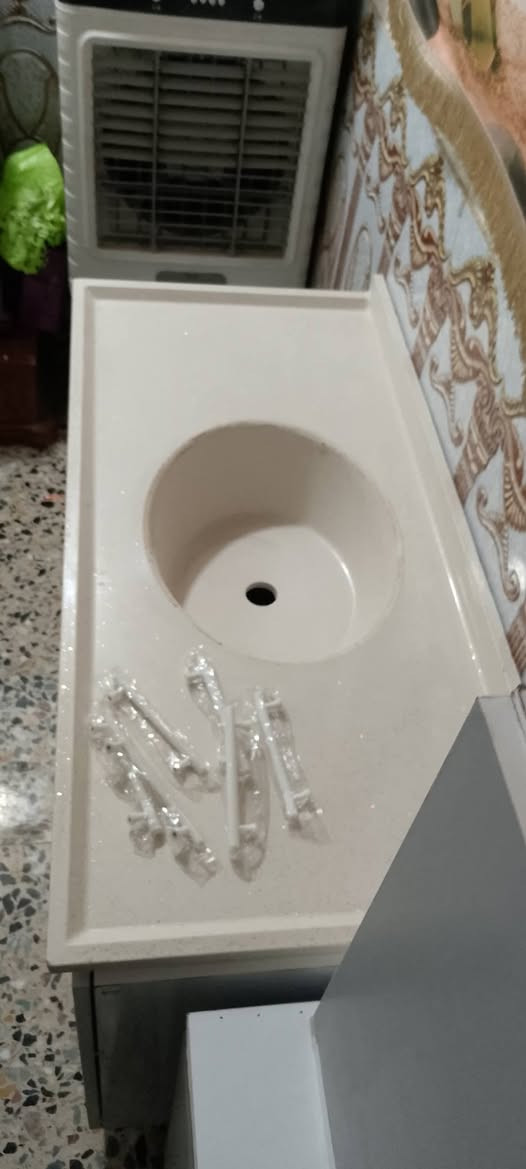 سلام عليكم كاونتر مترتين صاج جديد مامستخدم
3قطعه سنك مرمر السعر 225 وبي مجال الستفسار ***********
