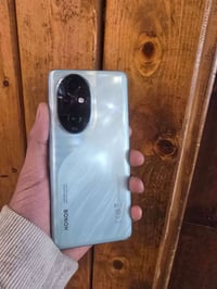 هونر 200 برو • 512 جيجا • شحن 100 واط