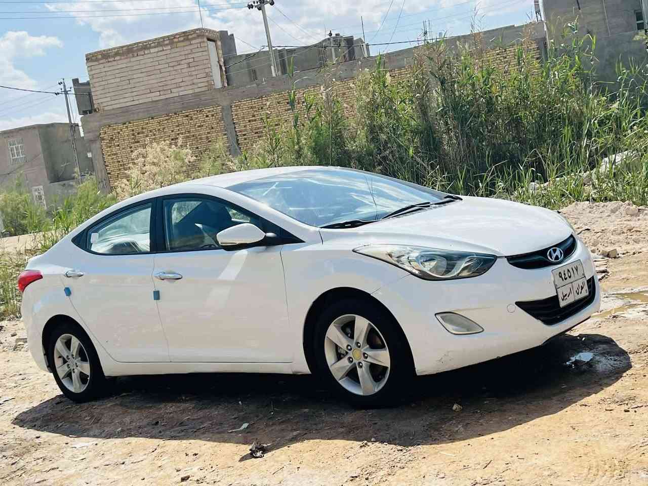 مكلف بالنشر 
النترا. ٢٠١٢ 
مكفولة كفالة عامة بيها صبغ اقل من الشبر 
تبريد استوني مبدل منظومة كاملة 
محرك حدادية 
السيارة نظيفة كلش وجديدة مال جناي 
السعر ١٠٧ وبيها مجال قليل للاستفسار الاتصال على الرقم 
***********

