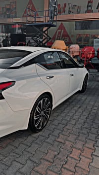 نيسان التيما.  بو فه روشتن. موديل 2022. SL.  ره نگى سپى سه ده فى.  سه ...