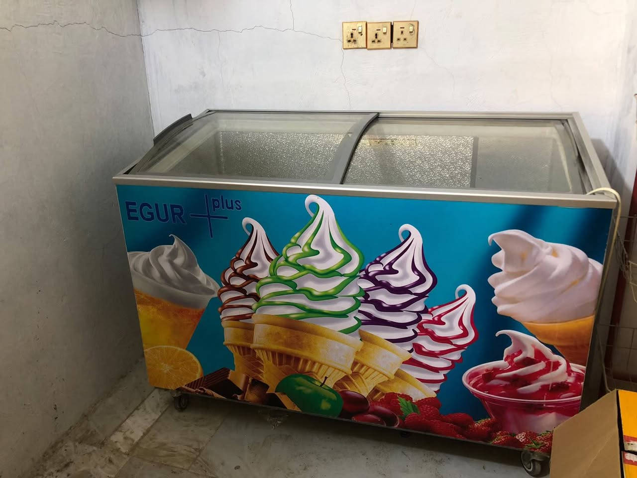 مجمده نضيفه وشغاله ***********
