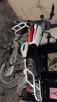 موتور ايراني • موديل عشرين • يحتاج ضفيرة كهربائيات