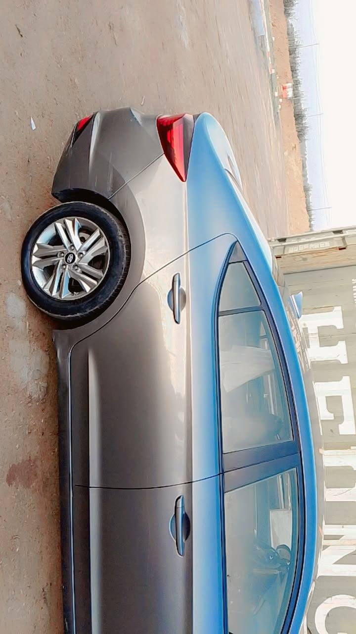 السلام عليكم
النتر مديل 2020وارد امريكي 
حادثها جاملغ +بنيد 
جاملغ راجع ع بارد شبر حار معمر بس مامصبوغ 
ماشيه 90كيلو 
سعرها 142وبيها مجال بيسط تواصل خاص او تصال 
***********
