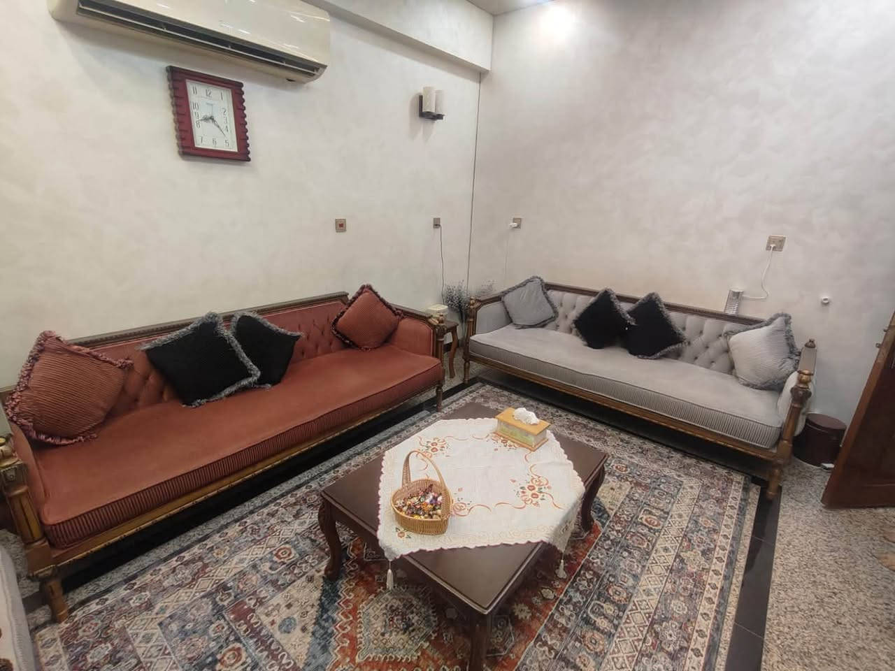 تخم تركي زان السعر مليون و600  قفل  المكان بغداد قرب ساحة الخلاني ***********
