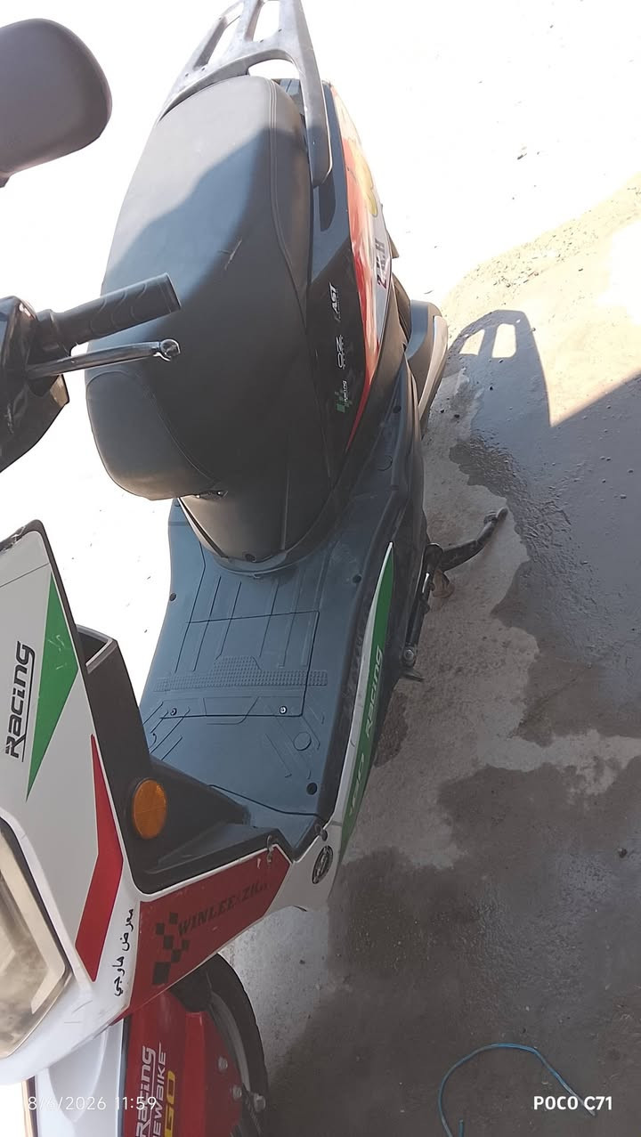 سلام عليكم دراجه شحن 6 بطاريات جدد بحيث انطيك دراجه أكلك روح فحص وين متريد دراجه حلوه ونضيفه كير 4نمر اشاير شغاله كلوب عالي وناصي دراجه مابيه اي نقص حلو ونضيفه كدامكم سعره700وبيه مجال بصيط حك جيه وشراي رقم ***********
