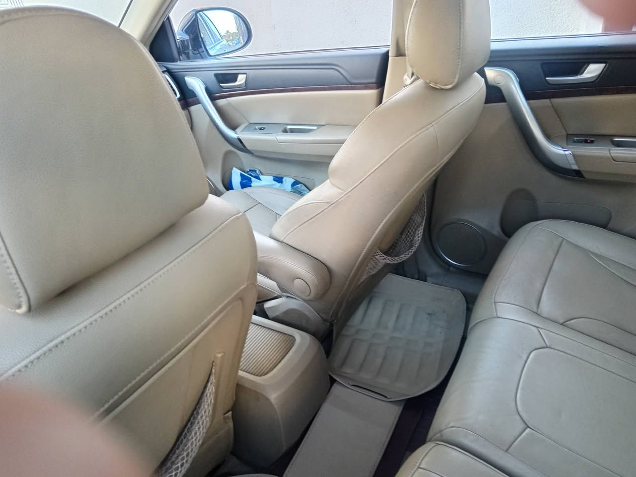 السلام عليكم هافال H6مديا ٢٠١٦ للبيع كير ومحرك بلادي مالها مستبيشي ٢٤٠٠ صدر امامي خلفي نظيف جدا تبريد ثلج وتدفئه  شغاله فتحه سقف طكتين كامره خلفيه  و بالصفحه حساسات اماميه وخلفي  تحكم استيرن جهتين  زراكات لايت امامي اضوية ترحيب  كشنات جلد منظومة بانزين  وبلكات  ادامه كامله دسك امامي جديد  السعر 110$ ورقه وبيها مجال قليل
 السياره ماشيه (٩١٠٠٠)كم بغداد الغزالية ***********
