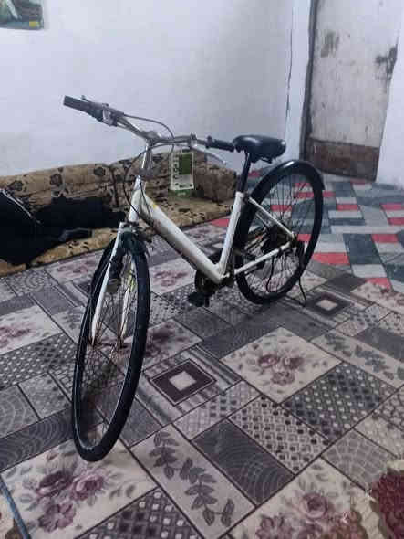 بيسكل البيع السعر 75 ألف مكان القرنه هور السعد ***********
