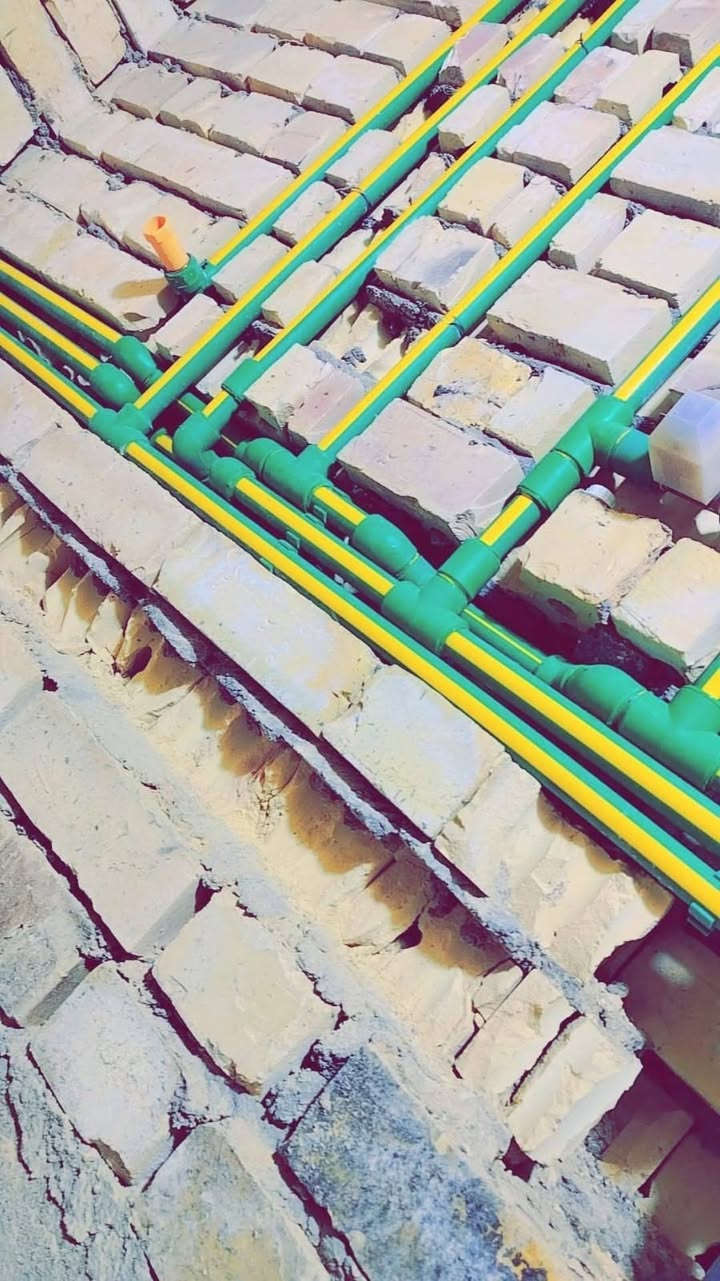 تأسيس صحيات
تأسيس كهربائيات 
تأسيس بواري المي 
تنصيب سبالت 
بناء بيوت حديثه بكامل المواصفات يعني تسلمنا كاع نسلمك بيت كامل مكمل
لاستفسار اكثر ***********
ابو الاكبر الطائي
