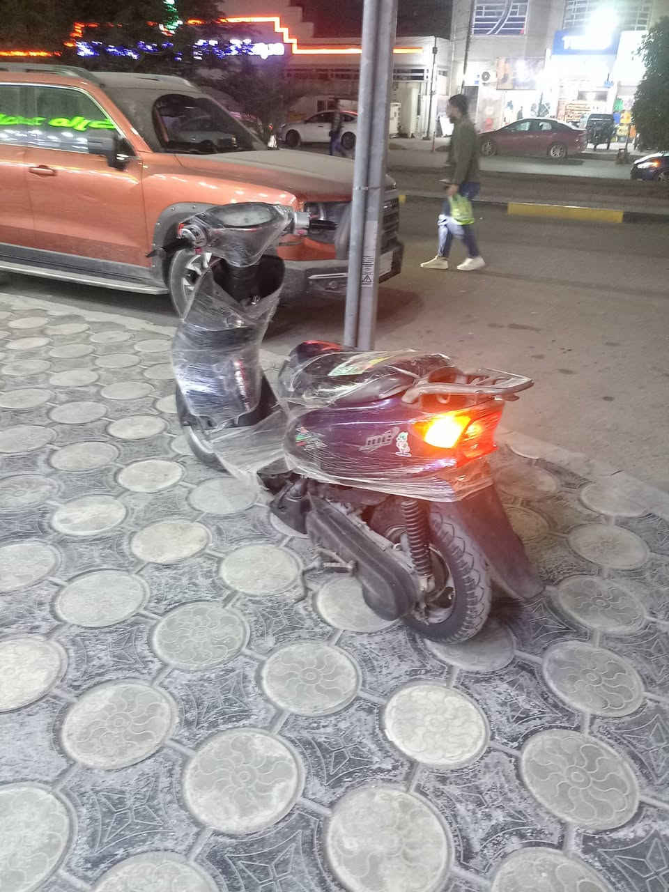 للبيع عصفوريه جديده سعر ٣٠٠ عنوان عقاري قريب على مستشفى الكندي اتصال ***********
