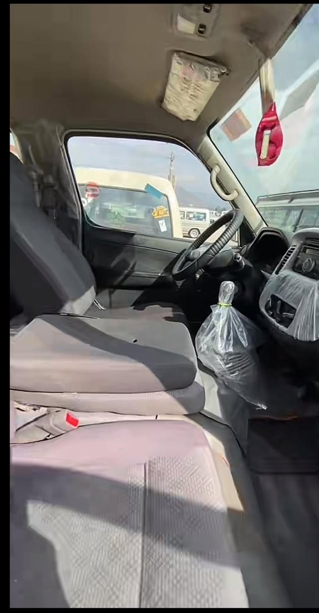 نيسان يورفان 2010 مكينه حاويه جديده بيها سياره خير من الله بيها باردات فقط شي قليل عنوان مدينهالصدر اتصل وبيك خير ودلل اذا شراي
‭0770 396 7809‬
