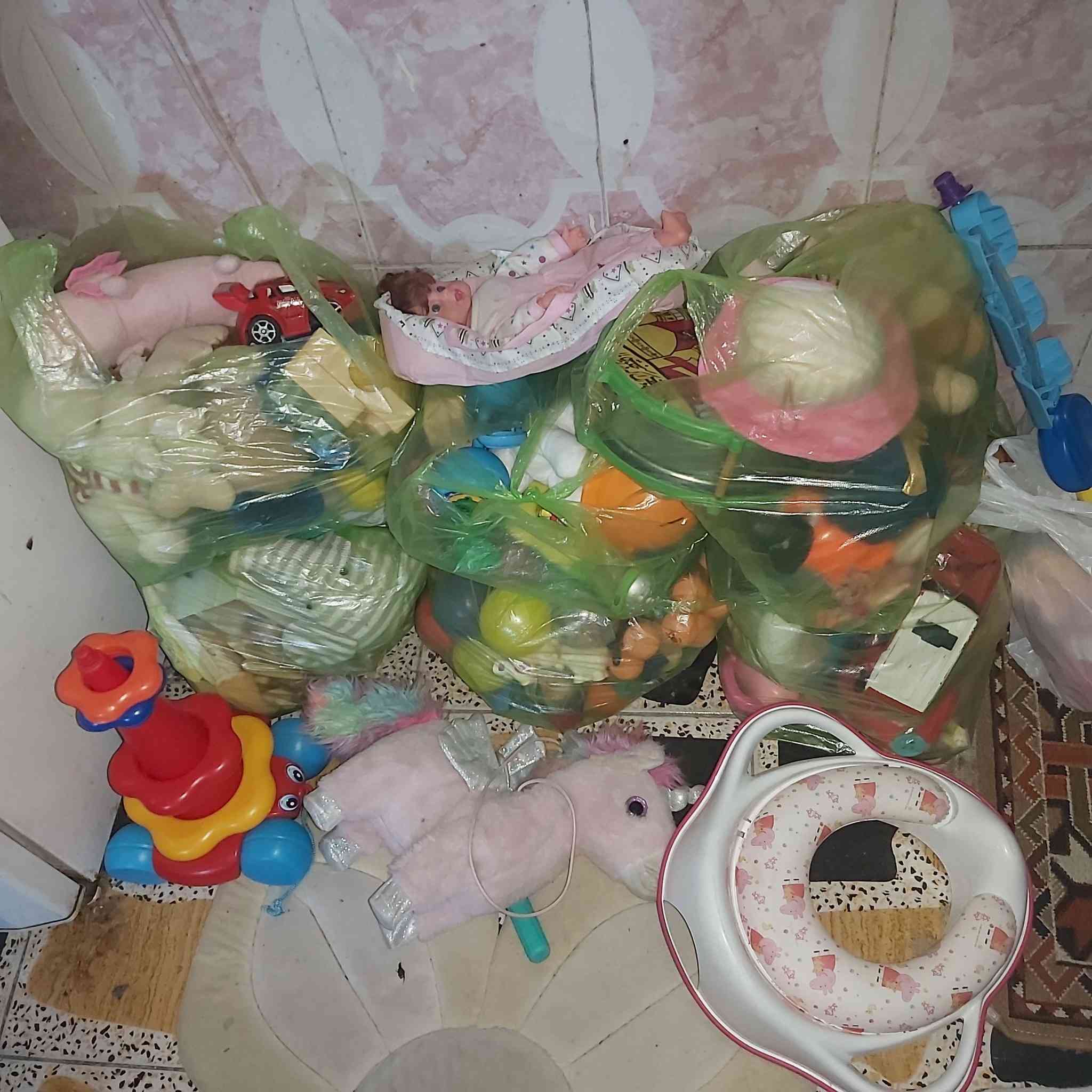 كركوت ب٣٠الف
غربانه كبيرة نظيفه ب٥٠ الف 
جنطةلاغراض طفل اخت جديده ب١٠ الاف
اخذيه قطعه بالفين 
 
العاب ب٦علاليك ومقعد غربي يفيد لتغعليم طفل


**إذا كنت صاحب هذا الإعلان وتريد حذفه لأي سبب، رجاءا أرسل رسالة إلى الدعم الفني**