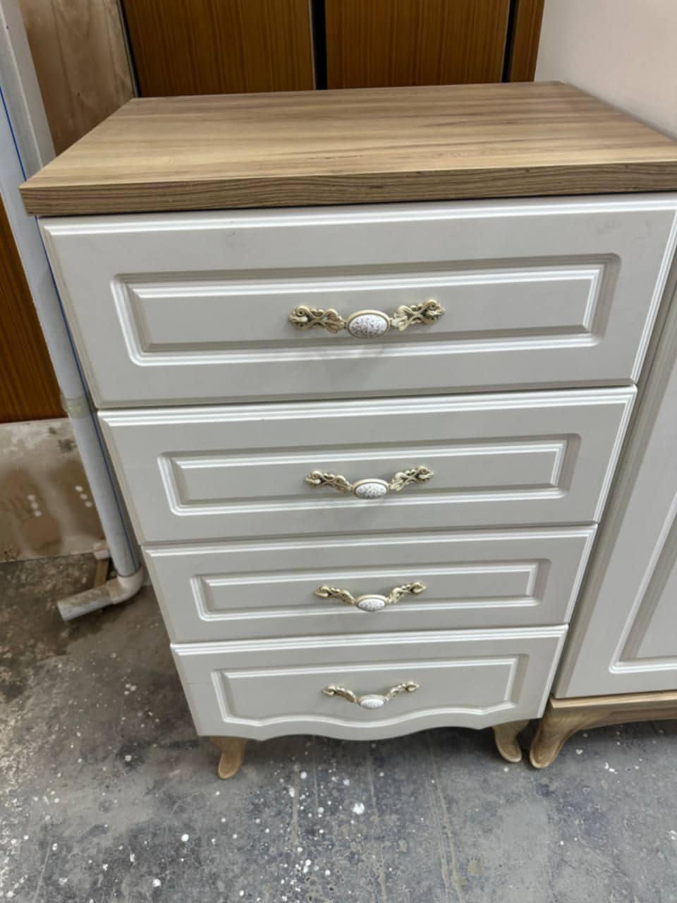 ✨ غرفة تركي كانتري زان الأصلي 8قطع 
نظام ابواب 
سرير مخزن عملي 
 قماش وتر بروف أصلي
✨  نظافته 100%100
السعر  / مليون و350
 شد ونقل مجاني داخل بغداد
توصيل للمحافظات بأسعار رمزية


**إذا كنت صاحب هذا الإعلان وتريد حذفه لأي سبب، رجاءا أرسل رسالة إلى الدعم الفني**