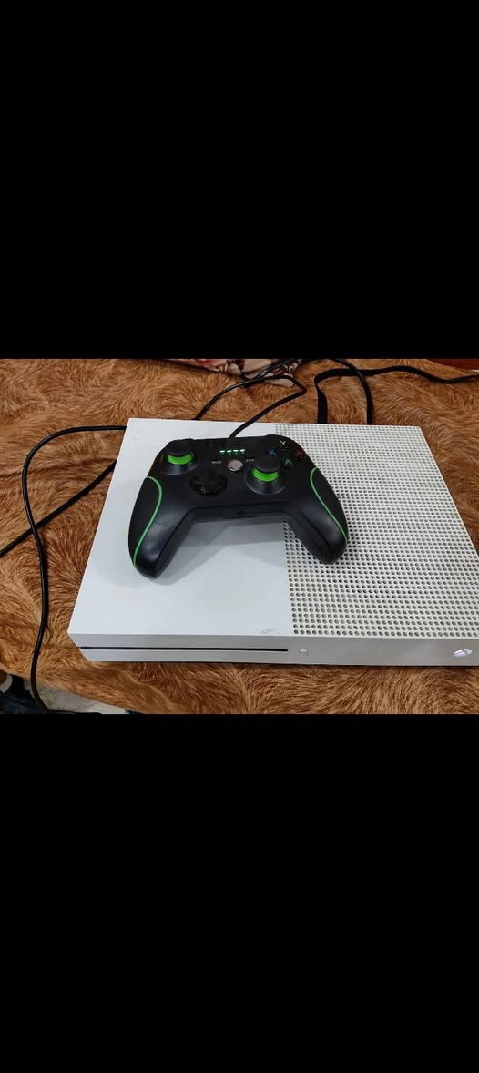 السلام عليكم
اكس بوكس ون اس 
نضافة فول الجهاز ما مستخدمة اشتريته قبل سنتين اشتركت بي شهر و اسبوعين 
الجهاز للبيع او مراوس ببلي فور فات وگدامكم الصور كلش نضيف عوزة بس تحديث تاخذة لابو البليات وتحدثة
مكاني كربلاء .
رقمي واتساب ***********
