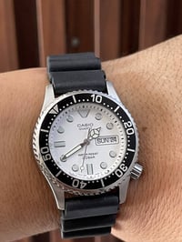 ساعة ماركة CASIO موديل 1987 مخزن مخزن   مكينة CASIO 394  700  STAINLES...