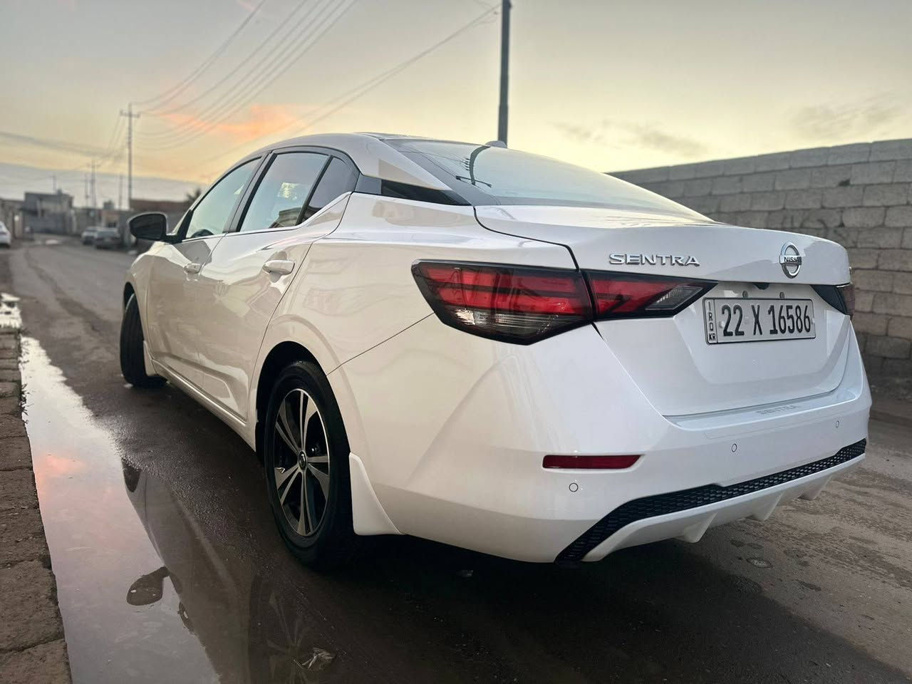 نيسان سينترا2023 SV لون ابيض
عداد المسافة : 25الف ميل (بحالة الزيرو) 
حجم المحرك : 2000 (4 سلندر)
(مرقم اربيل وجاهز)

ضربته::  بونيد سطحي  
ايرباك مرجعي سستم اصلي 
  
مواصفات 👇🏻  
 
 بصمة ابواب 
بصمة تشغيل 
تشغيل عن بعد 
كاميرا خلفي
اوتو هولد 
اوتو ستارات 
اوتو ستوب 
رادار امامي 
رادار جانبي  (نقاط عمياء)
رادار خلفي (التحذير من الاصطدام)
حساسات امامي
حساسات جانبي 
حساسات خلفي 
نظام (𝐄𝐂𝐎)
كشنات هيتر
تحكمات استيرن
استيرن هيتر
تبريد لمس 
تبريد مركزي
السعر 146$و بها مجال قليل
 إتصال 
***********
***********
