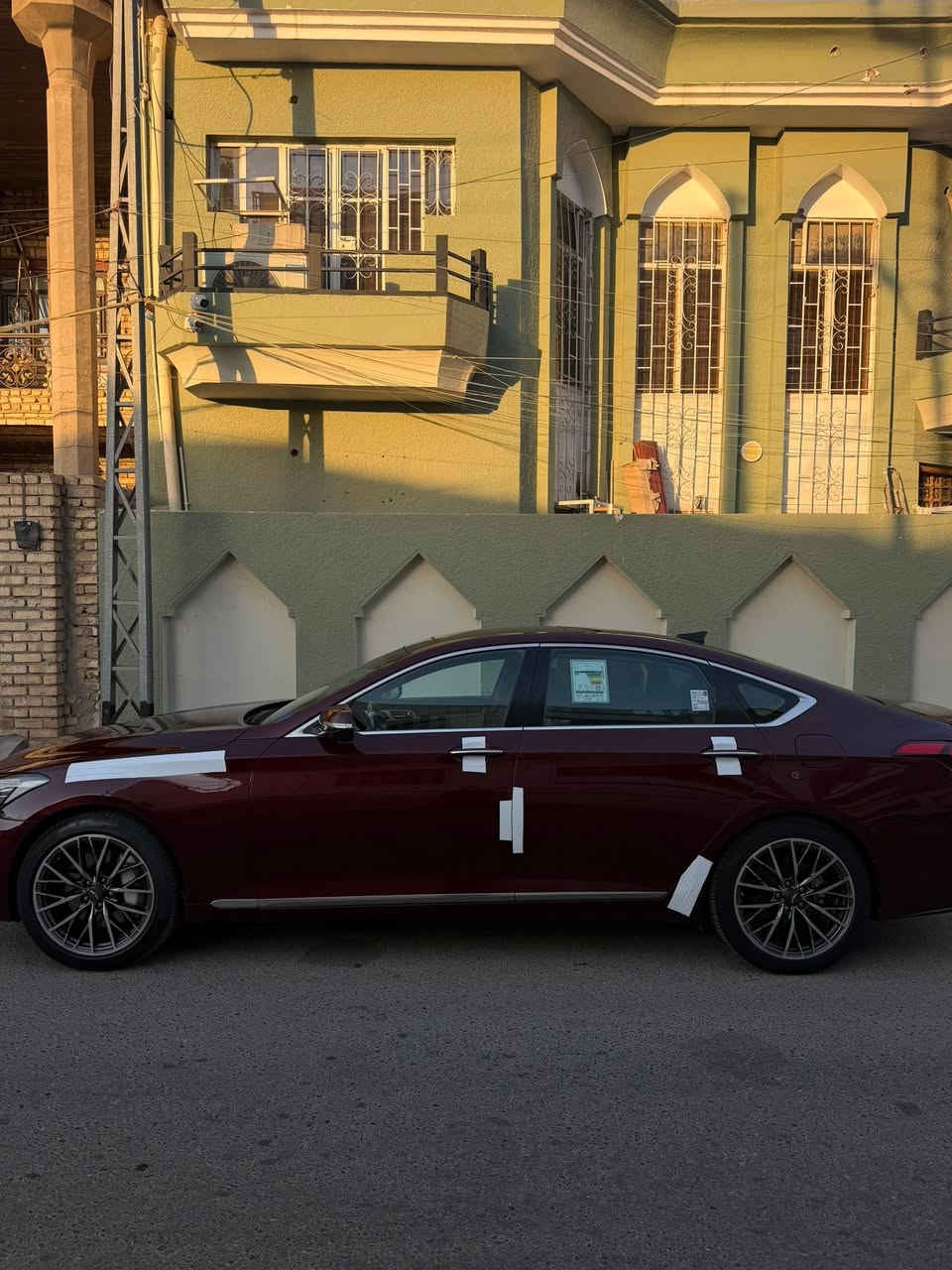 للبيع جينيسز G80 موديل 2017
3.8 فئة عالية لون ماروني دم الغزال بانوراما كشنات جلد أعلى مواصفات رادارات والى اخره 
للتواصل : ‭***********‬
