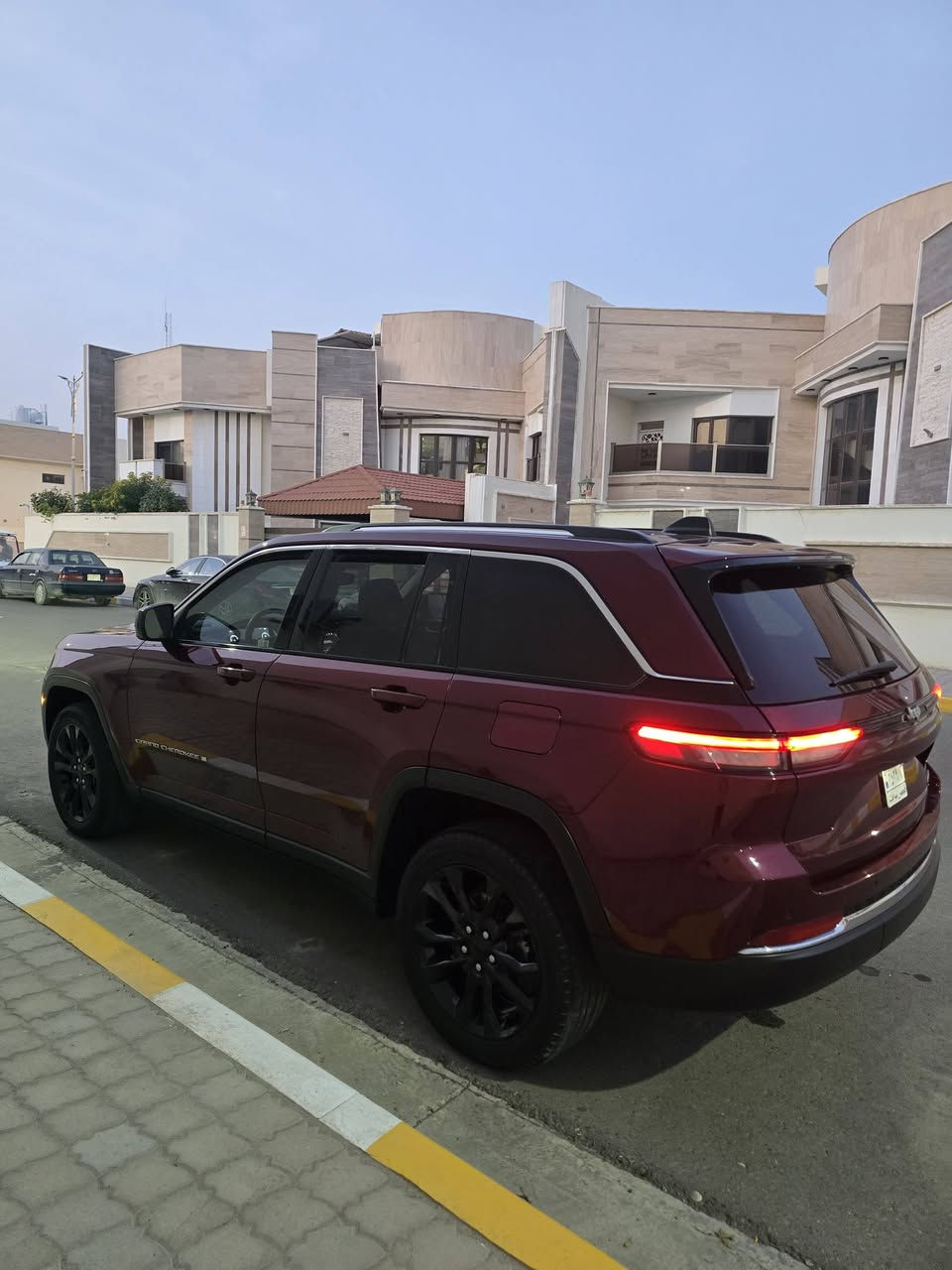 جيب شيروكي لاريدو موديل ٢٤ بيها تقرير غرق سيارة جديده وحلوه بدون رقم تترقم جميع المحافظات عدا الاقليم ... للتواصل وتساب ***********
