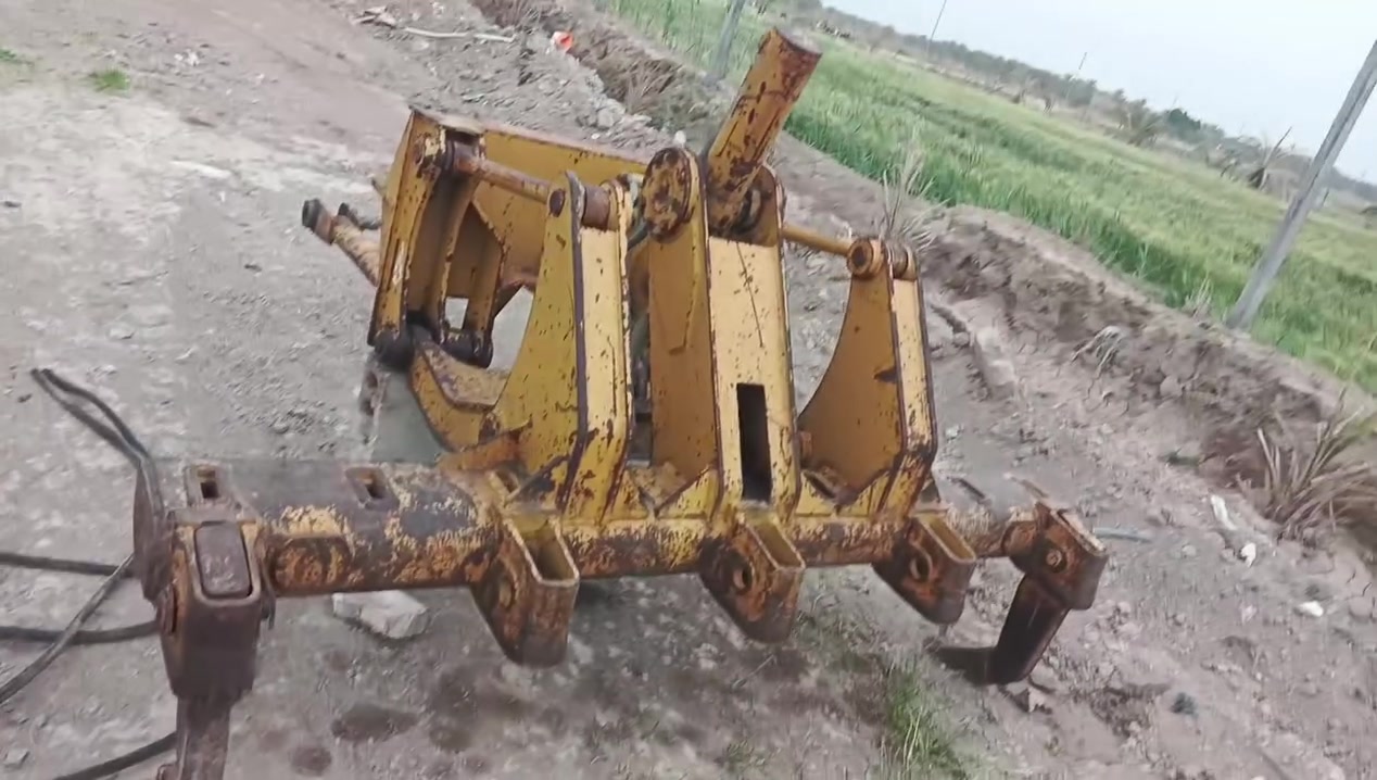 روتر خلفي للبيع ماجي 12 موديل 93. كامل مكمل ما عايز برغي شراي اتصل اويدلل. ***********
