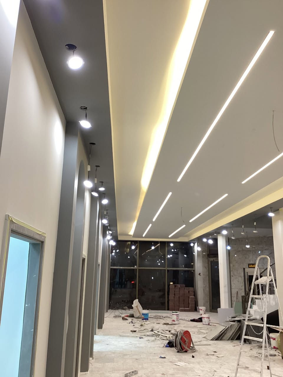 عملنه جميع الديكورات المغربي الصفوف الثانوي بديل الخشب وا بديل الرخام وجهيات تصميم تركي بحدث المواد بكادر كامل عمل دقيق واستلام سريع وأسعارنه ترضي الجميع تسليم مهندس لاستفسار ***********
