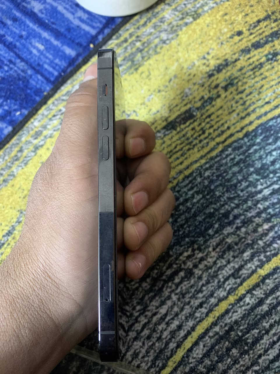 ١٢برو ذاكرة ٢٥٦ بطارية 🔋 ١٠٠ وآي فاي واكف اثر الوكعة الباقي كلة شغال السعر ١٢٥قفل بغداد مدينة الصدر ***********
