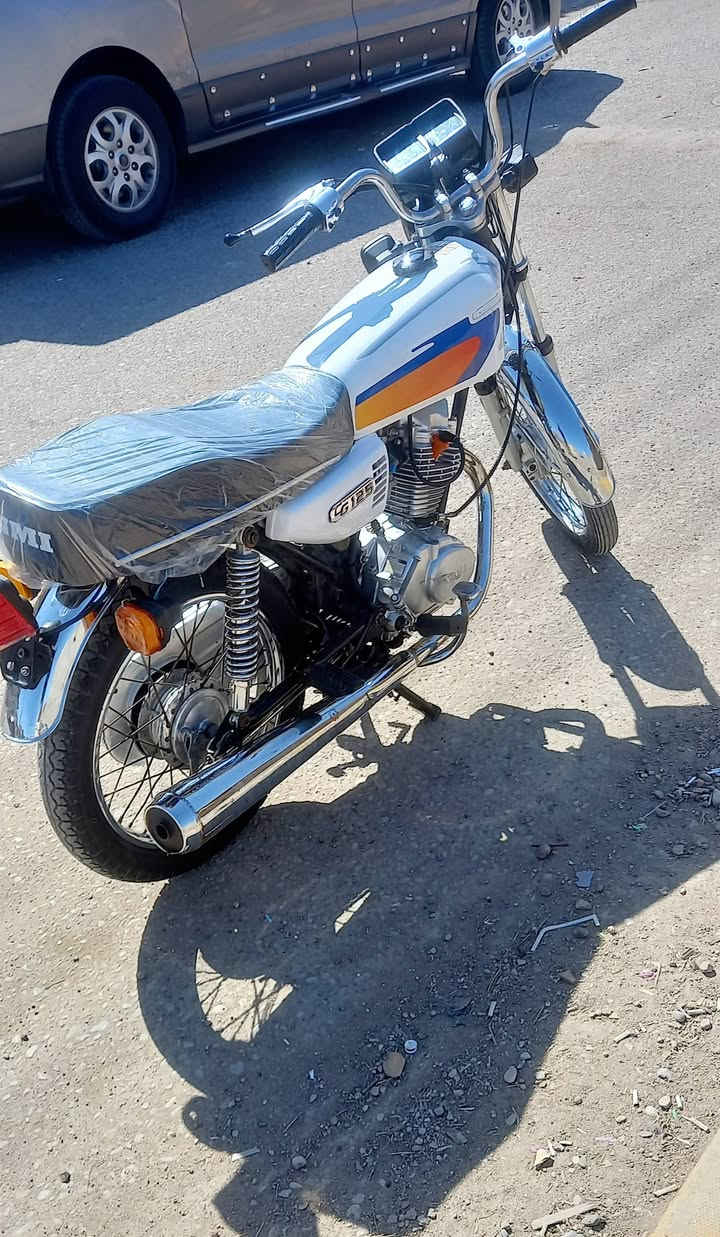 السلام عليكم دراجه للبيع بدون اوراق دراجه نضيفه شلامجه الصلي مكفوله السعر ٦٠٠ وبيه مجال ***********
