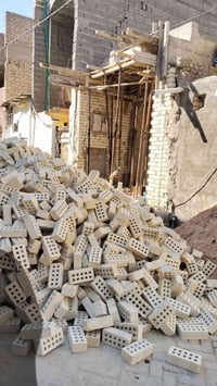 نصف قطعه للبيع قطاع ٢٨ قيد الانشاء البيع حسب الطلب هيكل طابقين أو مفتا...