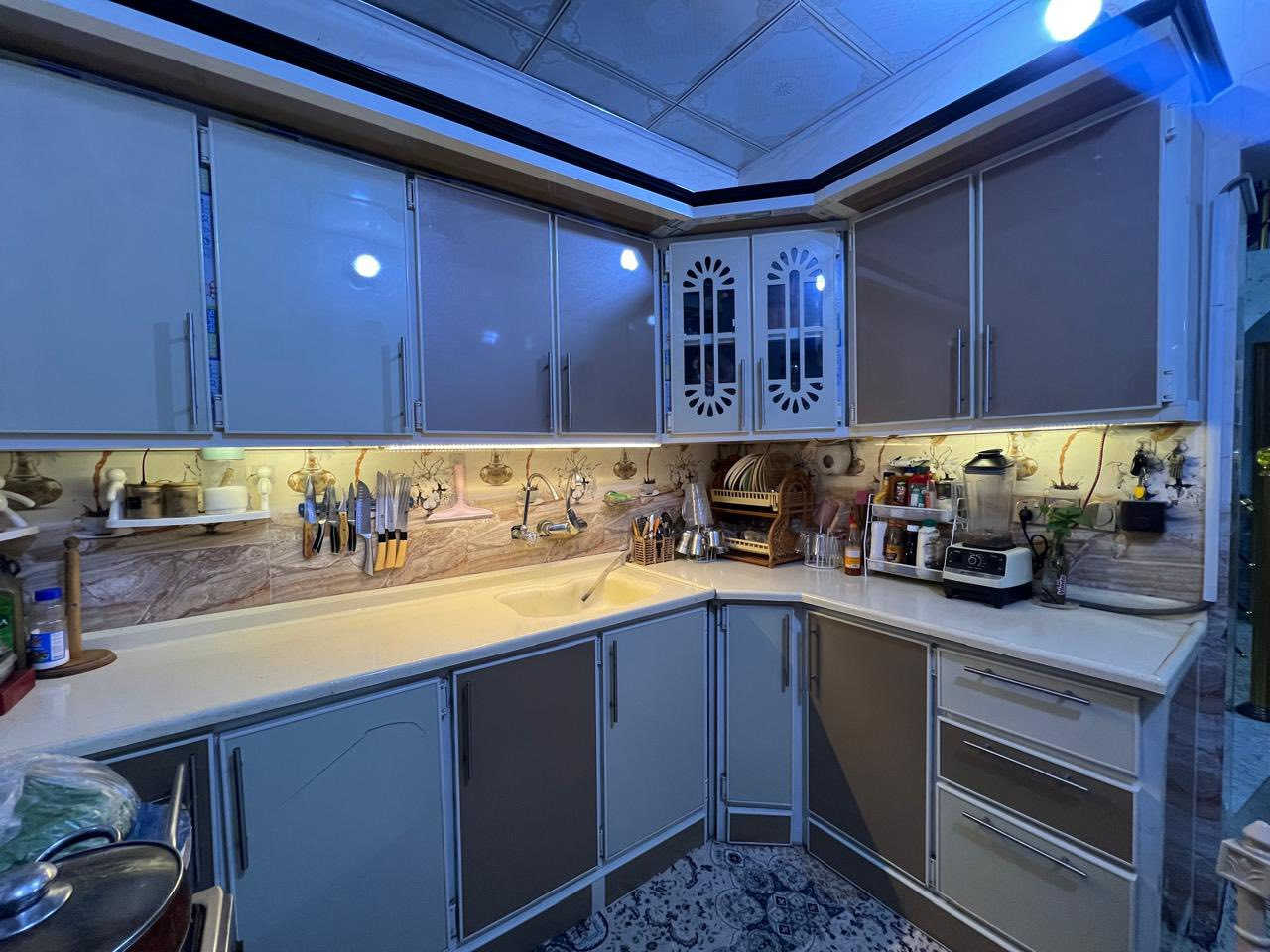 الغرفه 350 الكاونتر 500 الديوان والبرده250 الطخم400 العنوان كربلاء حي الإمام علي للاستفسار ***********
