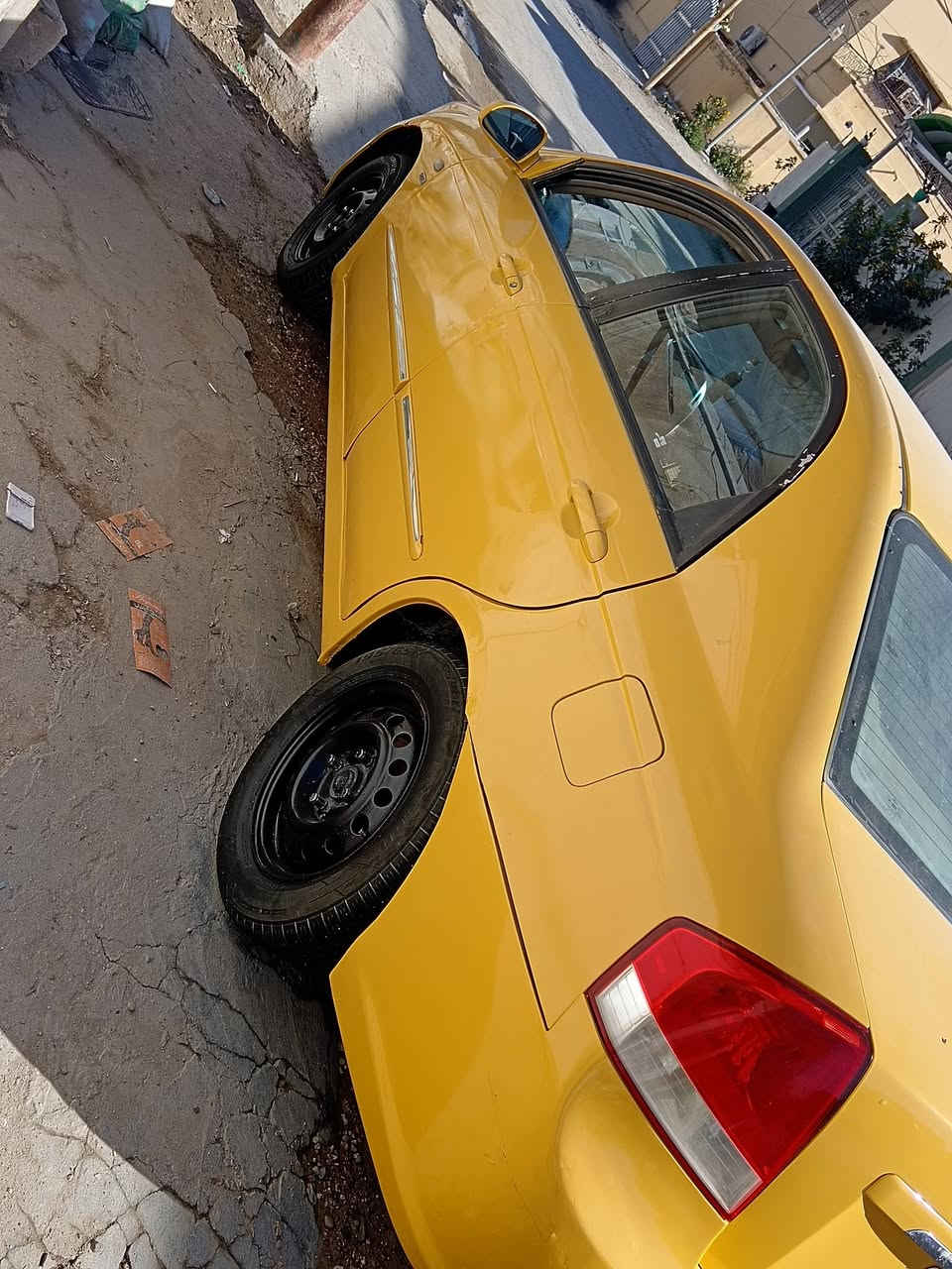 السلام عليكم سياره كيا سيراتو 2007 خليجي مكينه جديده لكير نضيف بس عندي بل نمره الثانيه طبه فقط  السيارة حلوه بس شويه رادله ترتيب لداخل مالها رقم بابل بيع او مراوس رقم ***********
