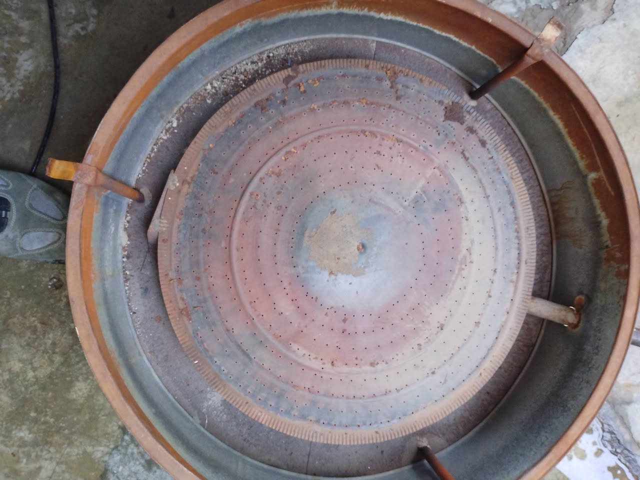 السلام عليكم ورحمة الله وبركاتة 
تنور صاج نظيف السعر 35الف كركوك حي العسكري رقم الموبايل واتساب ***********
