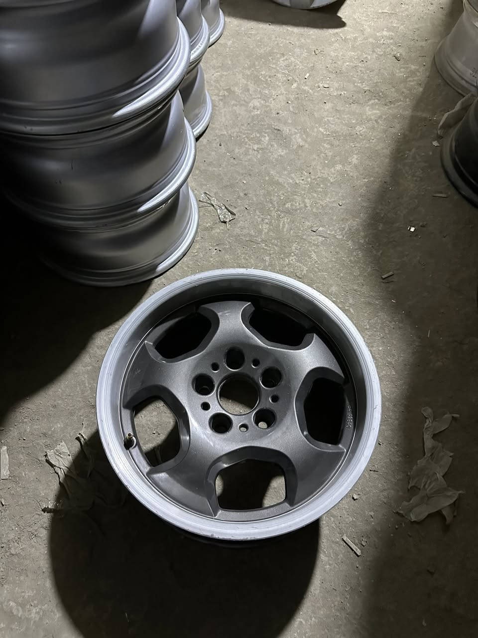 السلام عليكم 
تخم ريسنك دينمك اصلي قياس 17 تو سايز تخم مميز جدا وقليل منه بدون ضرر 
400$
تخم m power قياس 16 اصلي 275$ 
بغداد مجمع مشن تقاطع زيوت معرض الصفار يتوفر توصيل 
للاستفسار واتس اب ***********
