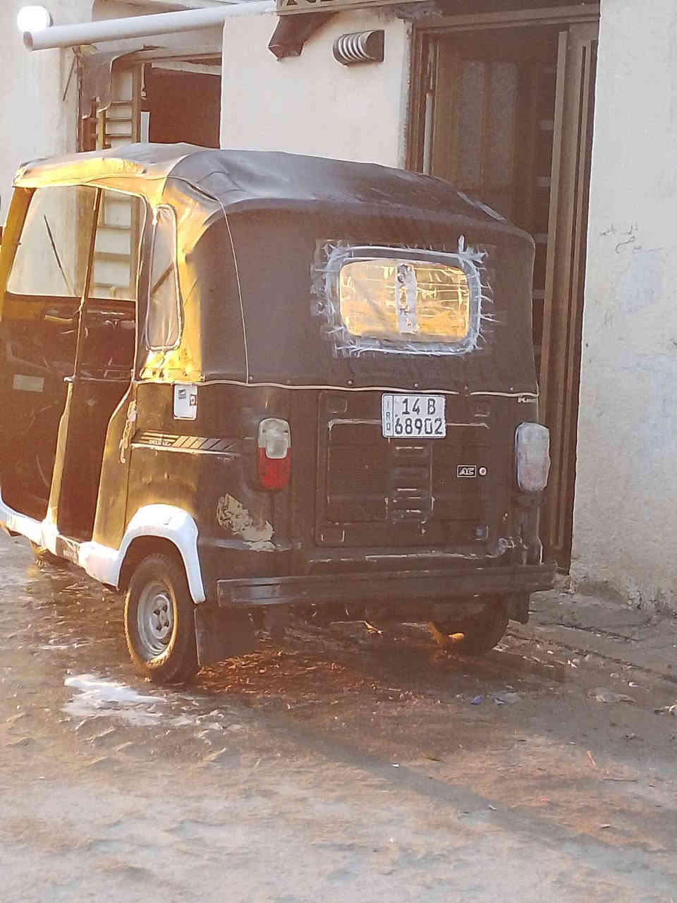 Tvs 20 
رقم وسنويه ل2030
بدي نضيف شوف لعبن خسفه كد شبر بلغد
وخسفه زغيره بصفحه
مكاني بصره حي الحسين سعر 4500
***********
