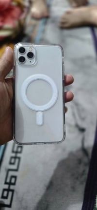 11برو ماكس  جديد بطاريه  ٩٠ سعر ٢٠٠ 07774894928