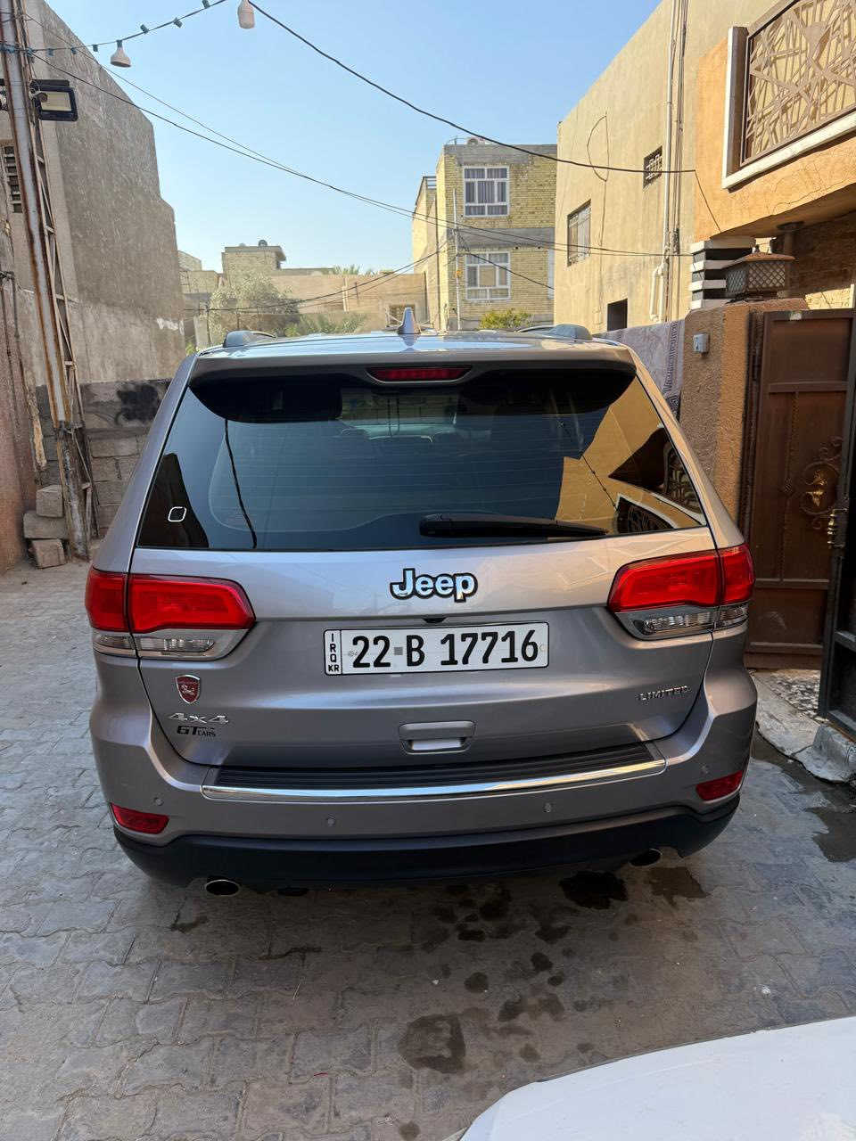 جيب 2018 خليجي مكفولة من الصبغ والتبديل رقم اربيل سنوية نافذة لغاية 2029 ماشية 135000 سيارة جاهزة وترايها يخبل السعر 265$$  مكان السيارة الزعفرانية ***********
