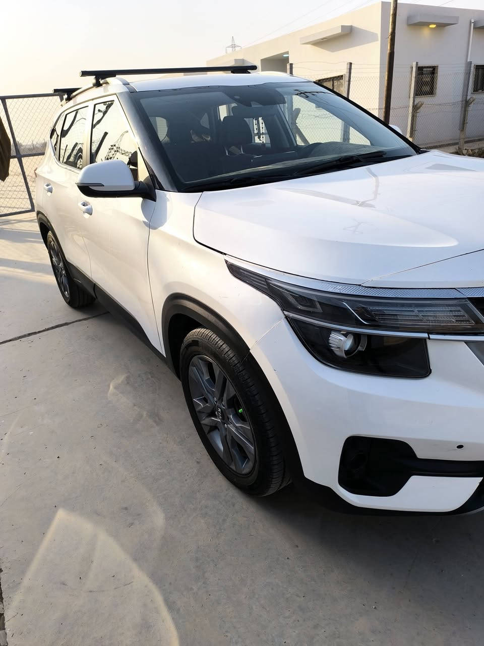 السلام عليكم 
كيا سليتوس موديل 21..
ماشيه 75000Km..  امريكي 
محرك 2000 دوش..  گير AT
رقم بابل..  بنيد و چاملغ تبديل 
و قبق جنطه بي صبغ 
مكان السياره بابل..  145$ بي مجال 
***********
