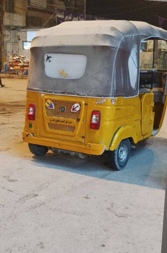 السلام عليكم تكتك للبيع موديل 21 رقم انكليزي بغداد مصبوغه عام بيه قليل معجون مكاني الحمزه الغربي رقمي ***********
