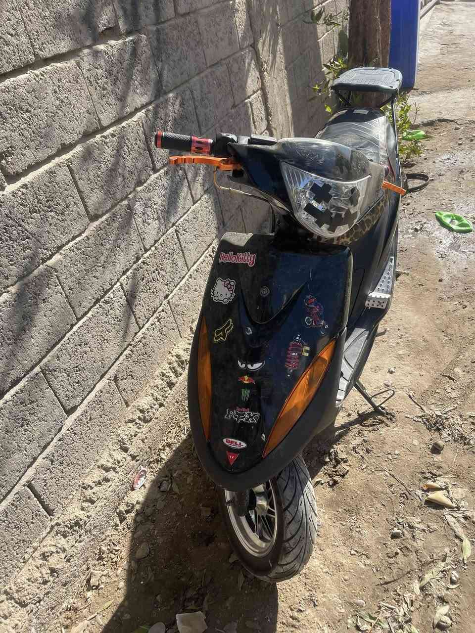 السلام عليكم دراجه ماكس كامله دراجه بس كاسره رنك بوشه 55وياله نجمه السعر اتصل ***********
