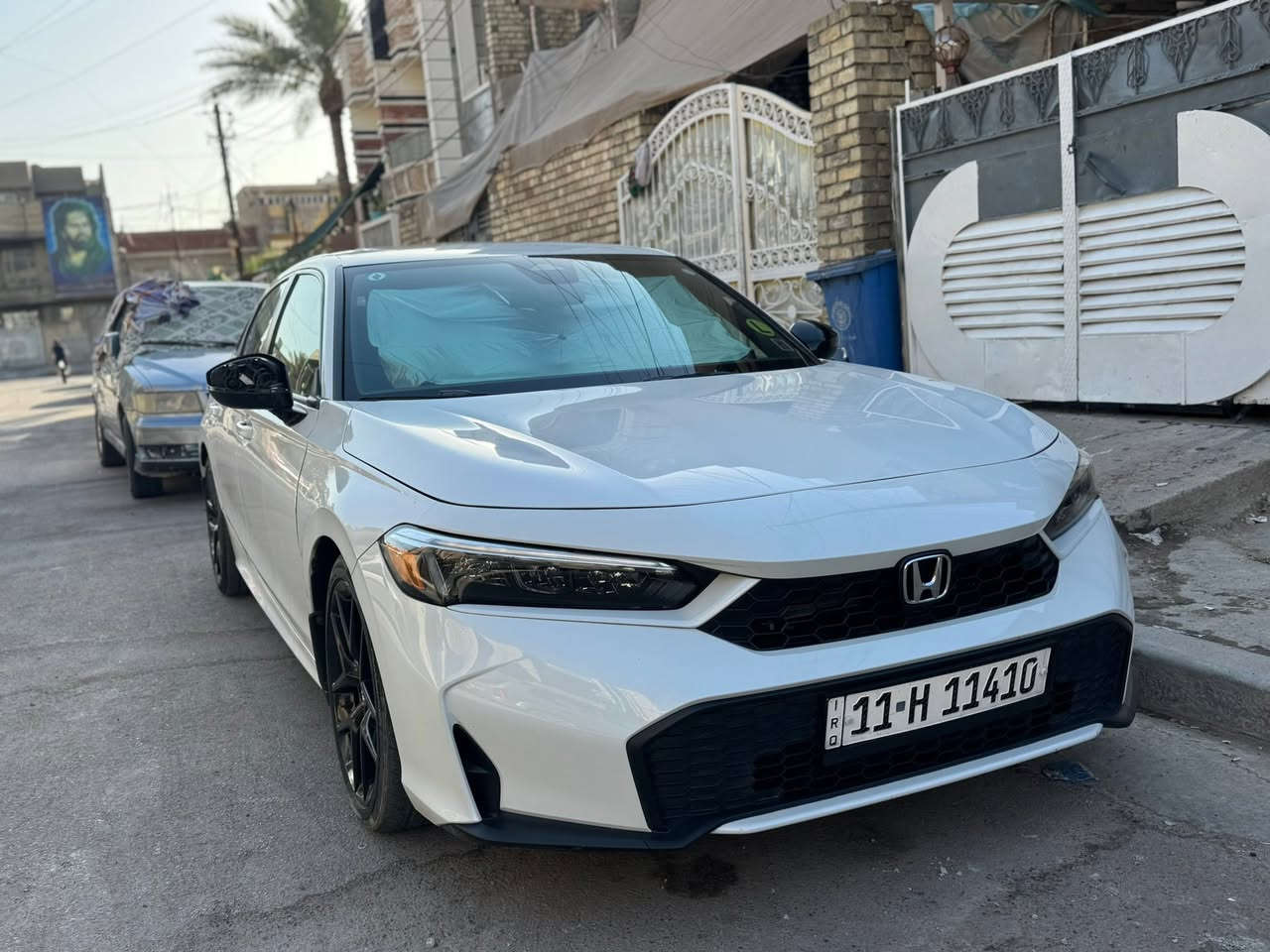هوندا سيفيك سبورت هايبرد 2025 
اللون : ابيض    
الموديل : 2025 
المسافة المقطوعه 16m
المحرك 2000cc هايبرد 

=======‎ 👇🏻👇🏻الاضافات فل كامل ======       

‎• فتحه سقف كرستال 3 حركات
‎• بطارية ليثيوم
شاشه  نفكيشن 
‎• كاميرا خلفية   
‎•كراسي مخملً  
‎• رادار امامي
‎• مانع تصادم
‎• محدد مسرب
‎• تصحيح مسار
‎• كاميرا امامية
‎• مثبت سرعة
‎• مانع انزلاق
‎• استيرنق متحرك
‎• تحكم طارة
‎• بصمة تشغيل
‎• بصمة أبواب
‎• دخول ذكي
‎• إنارة ترحيبية
‎• مري كهرباء
‎• غمازات عالمري
‎• حساسات تجاوز BSM
‎• نقطة عمياء 
‎• حساسات تجاوز عدد 2
‎• شاحن وايرلس 
‎• شاشة اعطال
‎• هندبريك كهرباء
‎• عداد ديجيتال
‎• ويل  قياس 18 
‎• اضوية امامية LED
‎• اضوية خلفية LED
‎• حساسات اضاءة
‎• إنارة امامية تلقائية Auto
‎• إضاءة امامية فل زنون LED 
حساسات خلفيه 
‎• حساسات دخول الإنفاق
‎• حساسات ضغط هواء الإطارات
‎• اضاءة فل زنون LED
‎• نظام صوتي مميز 
‎• أوامر صوتية
‎• نظام ECO + TRIP
‎• نظام GPS + خرائط
‎• نافيجيشن
‎• 3 أنظمة قيادة (eco, ev, sport)
‎• كندشن مركزي
‎• بلوتوث
‎• مدخل USB + AUX 
***********
