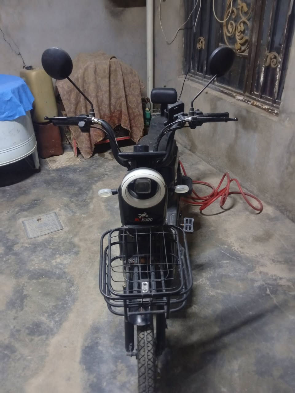 السلام عليكم دراجة شحن للبيع الدراجة مابيهة اي نقص بطاريات نضيفات الدراجة خير من الله السعر 300 أو بيها مجال حك الجية المكان بغداد البياع شرطة الخامسة *********** وبي واتساب
