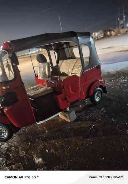 السلام عليكم تكتك مديل 22 رقم وسنويه محرك مفتوح اابدي بي رصعه جوه البك لايت السعر 7750 مكاني البصره الحيانيه ‏‪***********‬‏
