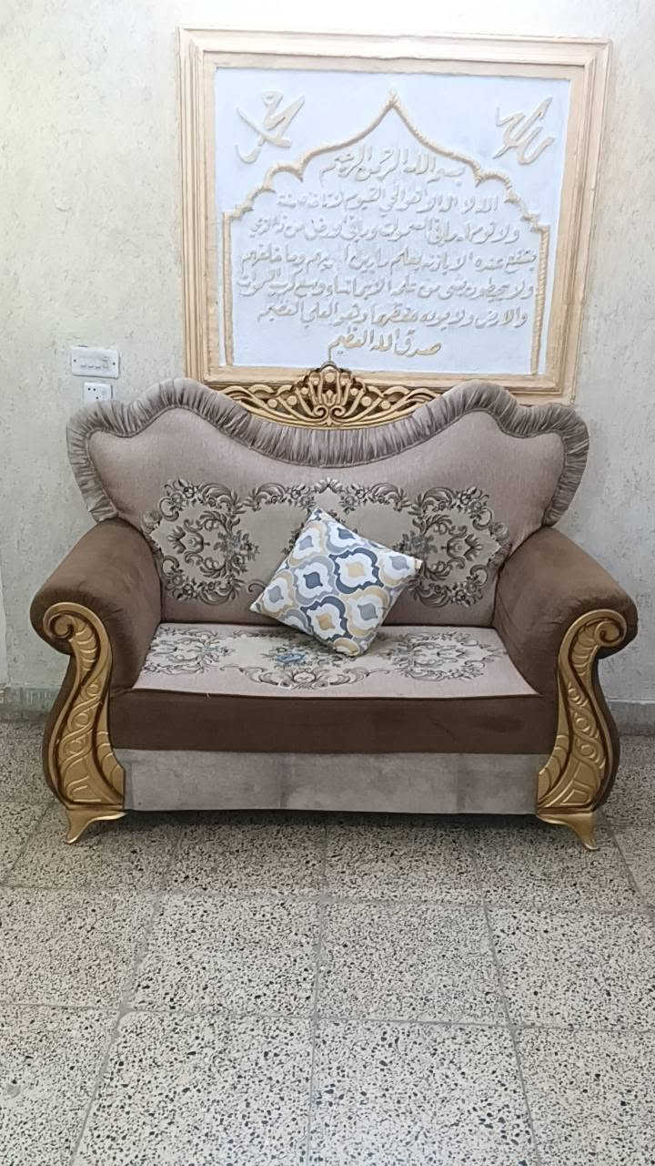 تخم عشر مقاعد نظيف مابي ضرر السعر ٢٧٥مكان ابو غريب موبايل ***********

