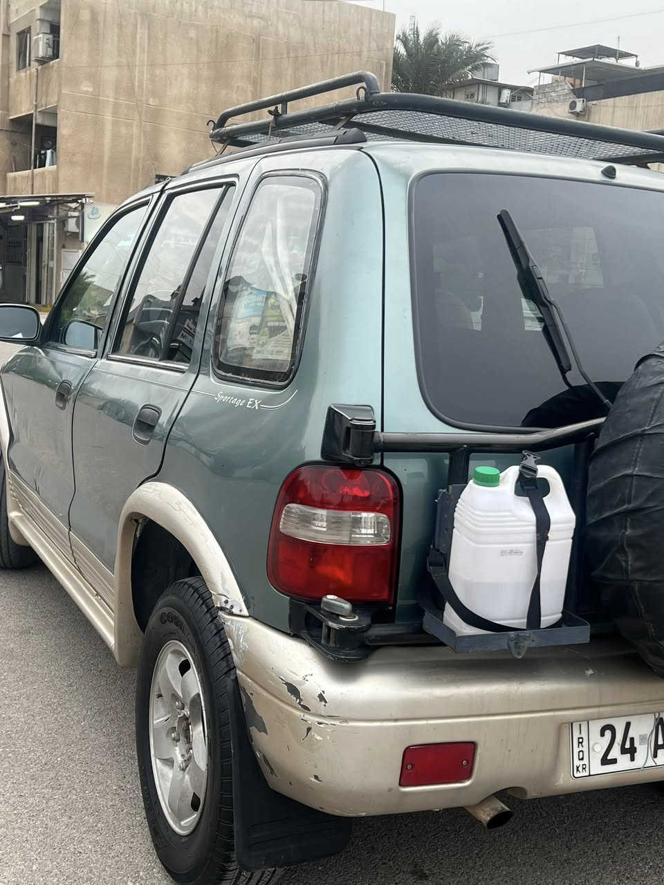 سلام عليكم
سبورتج ( 2000 )
رقم جديد  رقم انكليزي
كهربائيات شغاله تبريد شغالة ( اوتماتيك )
مكان السيارة زيونة
سعر (( 55 ))
للاستفسار ***********

