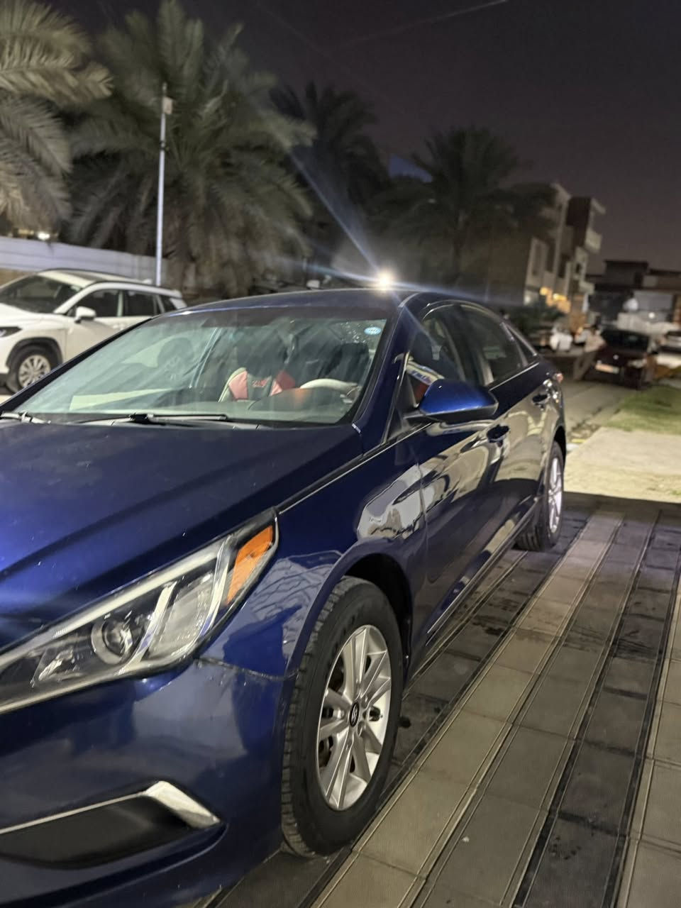 السلام عليكم سوناتا للبيع موديل ٢٠١٧ السياره وارد امريكي حادثها بجم بدون دواخل السياره جديده مكفوله من الشواصي و الغود والشخوط السياره جديده كلش رقم سليمانيه سنويه جديده بيها بس ٣. قطع من حادث امريكا السياره جديده و تخبل ربع دينار ما تصرف عليها  مكينه كي خير من الله رقم الهاتف ***********. سعر مناسب جدآ ١١٣ وبيها مجال 🩵
