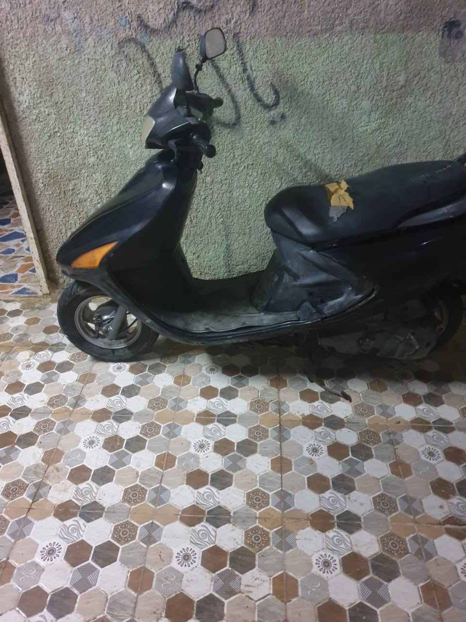 فراشه ما مفتوحه شلعه ومعدل فول
صارلها 9 اشهر من طلعناهه حاويه جديد تجي وتفحص مكينه حلوه نضافه شوفت عينك كهربائياتكلها تشتغل  كلشي ما عايزهه سعرهه 400 بيها مجال بسيط


**إذا كنت صاحب هذا الإعلان وتريد حذفه لأي سبب، رجاءا أرسل رسالة إلى الدعم الفني**