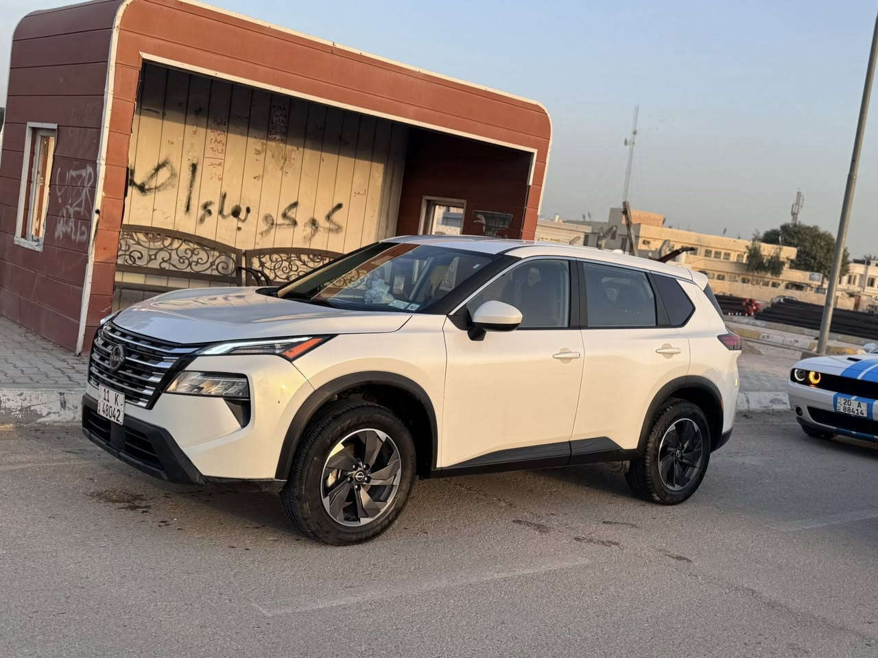 السلام عليكم
نيسان روج

مواصفات sv

الموديل 2024

اللون /ابيض 

رقم بغداد 

محرك /3/1.5توربو

الحادث فقط حافه البنيد والسونار مرفق مع الصور

السياره فول مواصفات عدا البانورما

تشغيل عن بعد 

بصمه تشغيل وابواب  

كير ماوس 

لايت زينون 

حساسات جانبي 

حساسات خلفي 

رادار امامي (تحديد مسار) 

ردار جانبي (نقطة عمياء) 

رادار خلفي (ااتحذير من الاصطدام) 

هاند بريك بصمه 

اوتو هولد 

اوتو ستارات

ايرباك سليم

شاشه ايباد

ويل كروم 

تبريد لمس 

كشن سايق كهربائي

تحكمات ستيرن 

كامره خلفيه

فور ويل AWD 

مدخل USP 

مكان السيارة ديالى بعقوبه 

السعر 175 وبيها مجال 

الرقم ***********
