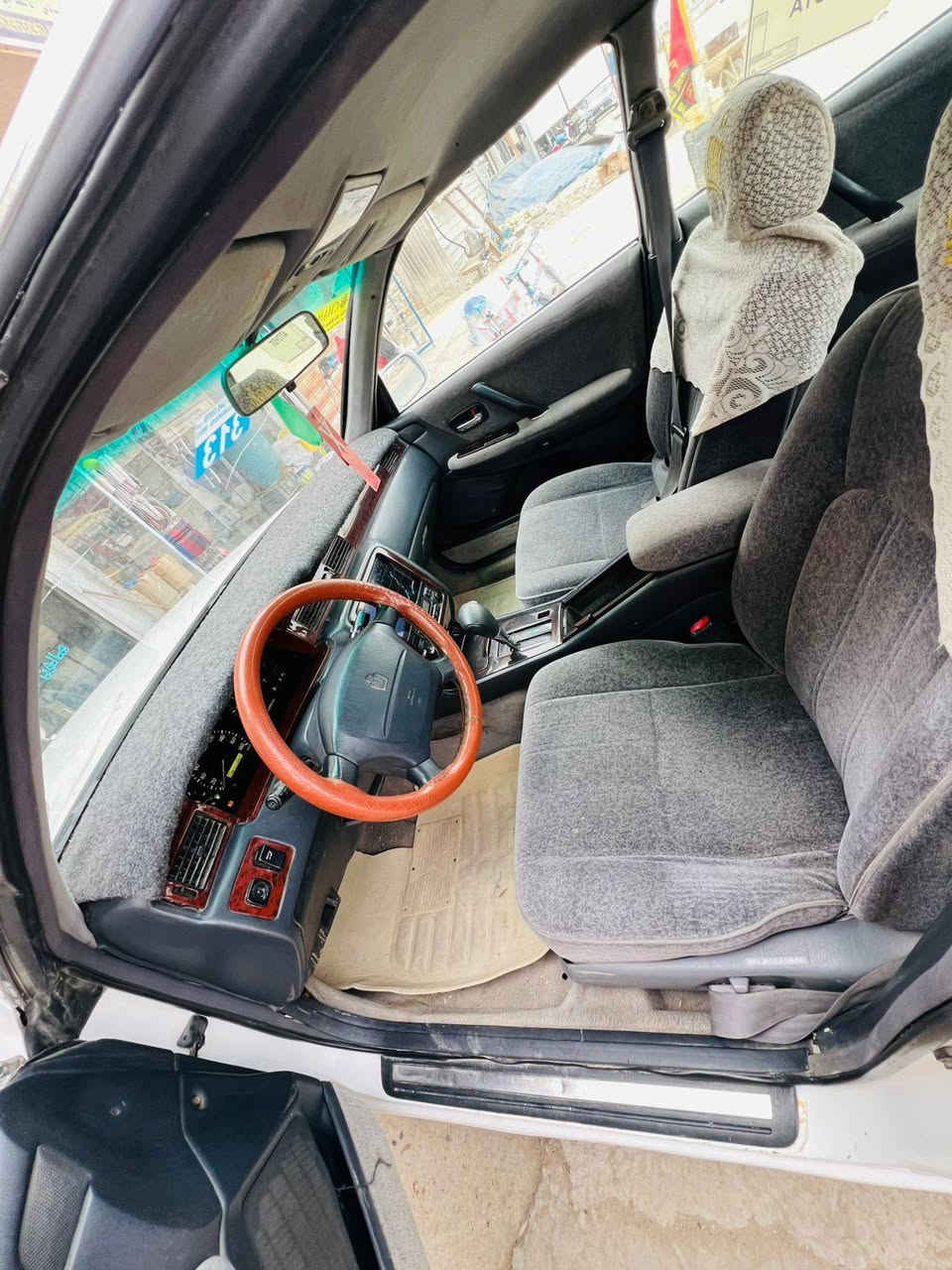 السلام عليكم سياره كراون راس الثور فلات مكفوله كص ونقل جثه ورسميات رقم كربلاء نكليزي تحويل ثاني  مكينه 3000حداديه جديده كير جديد لايت ام عيون شاشه  كامره دواره سياره جاهزه ربع ماتخسر عليه ترايك للبصره السعر 93وبيه مجال للشراي لاستفسار الاتصال ***********او‏‪***********‬‏المكان بابل الهاشميه
